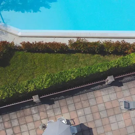 Mit Seeblick Und Privatem Garten By Interhome Casa vacanze *