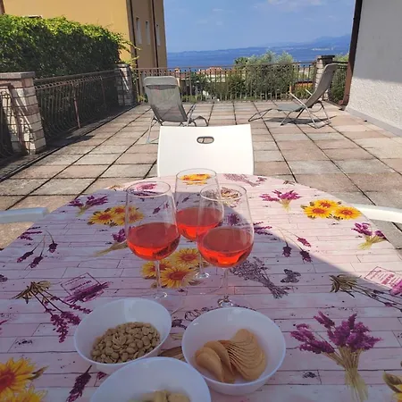 Mit Seeblick Und Privatem Garten By Interhome Vakantiehuis *