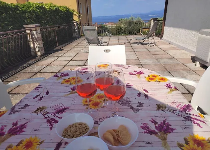 Mit Seeblick Und Privatem Garten By Interhome Vakantiehuis *