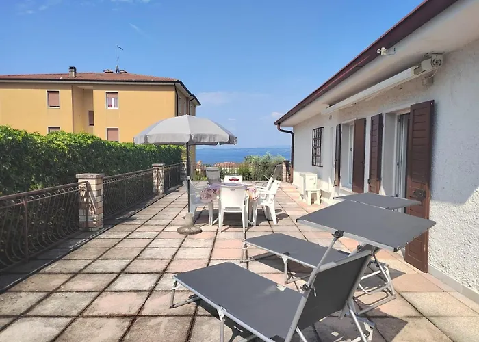 Mit Seeblick Und Privatem Garten By Interhome