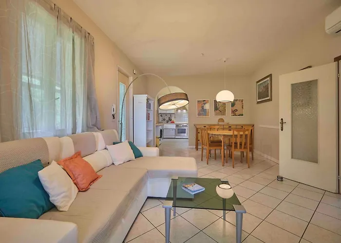 Vakantiehuis Mit Seeblick Und Privatem Garten By Interhome