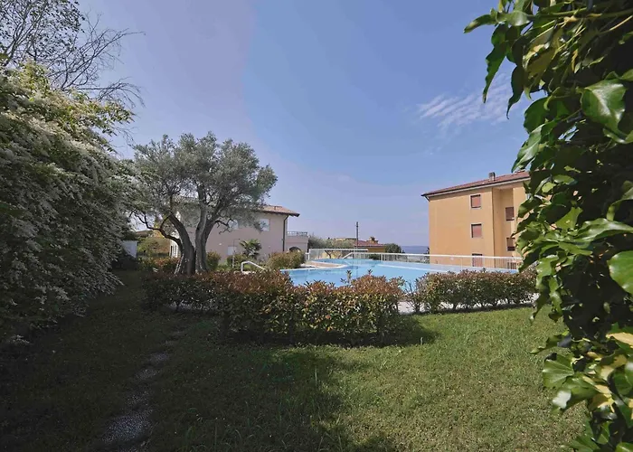 Mit Seeblick Und Privatem Garten By Interhome Vakantiehuis Bardolino